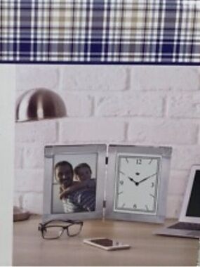 Silver Photo Frame Desk Clock